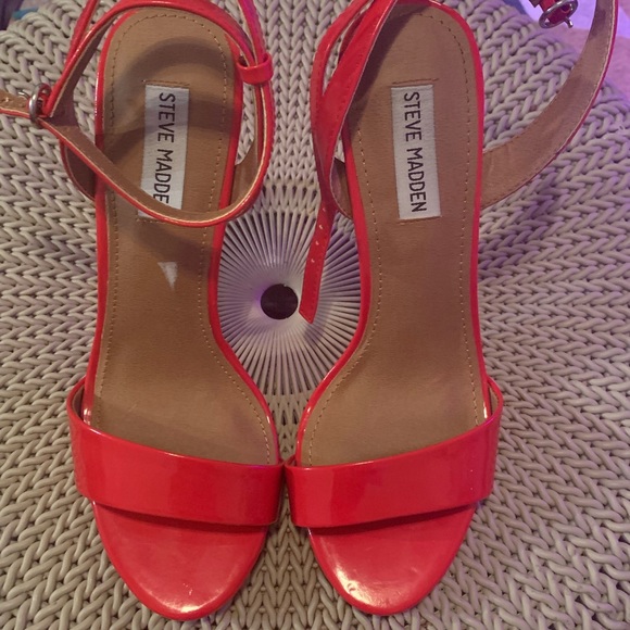 Red Steve Madden heels - Picture 1 of 5